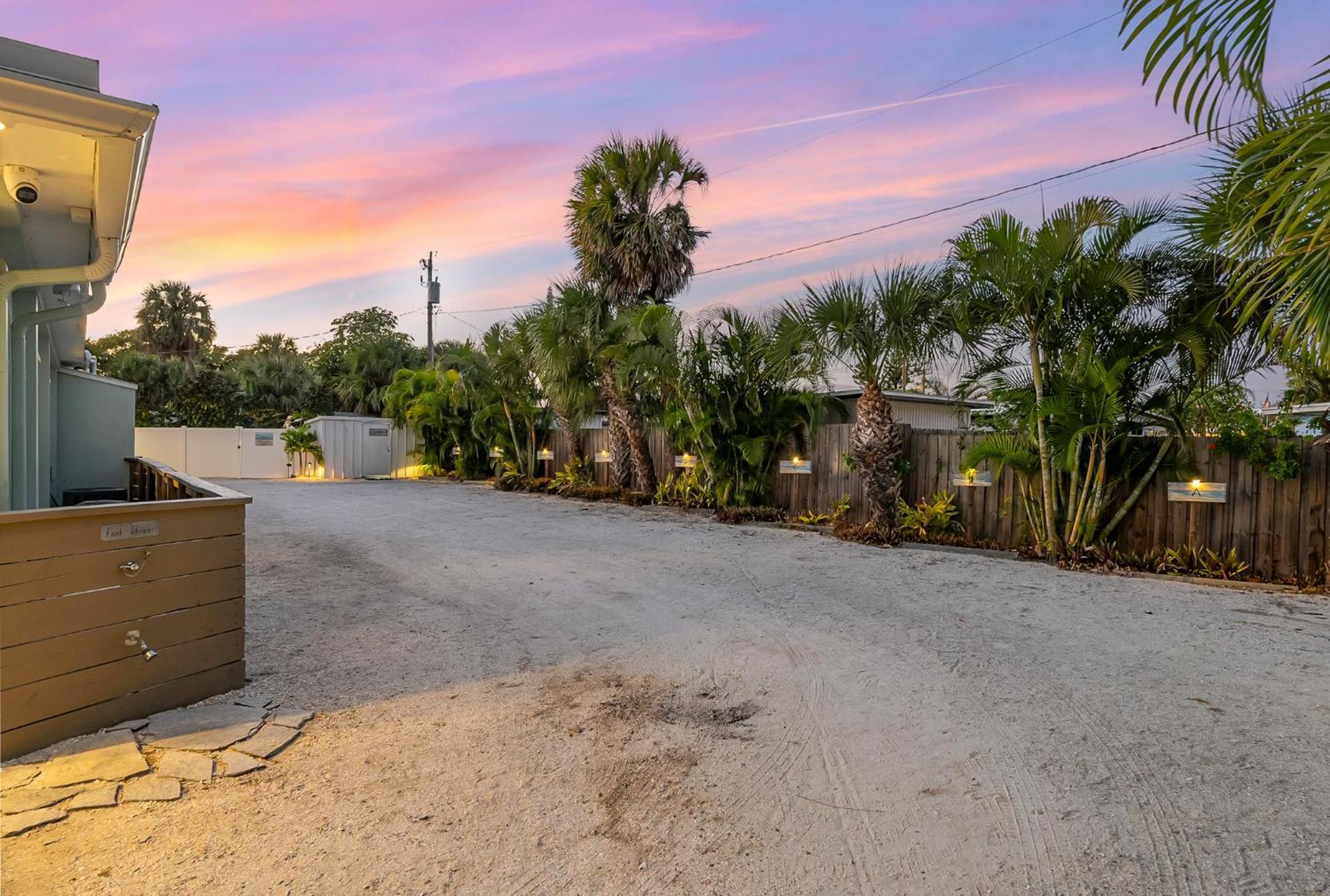 Boutique Vacation Rental Complex At Beach Cocoa Beach Extérieur photo